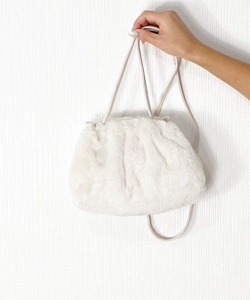 Per sist ence(パーシエンス)の「Per sist ence/パーシエンス クラウドファー ミニショルダー(ショルダーバッグ・レディース・ブラック/アイボリー・FREE)」の10枚目の写真