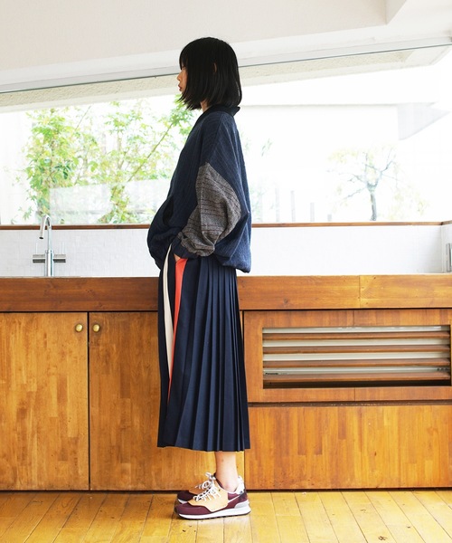 bedsidedrama（ベットサイドドラマ）の「【SAMVA】Line Pleats Skirt（スカート・レディース・ネイビー/ブラック・1）」の4枚目の写真