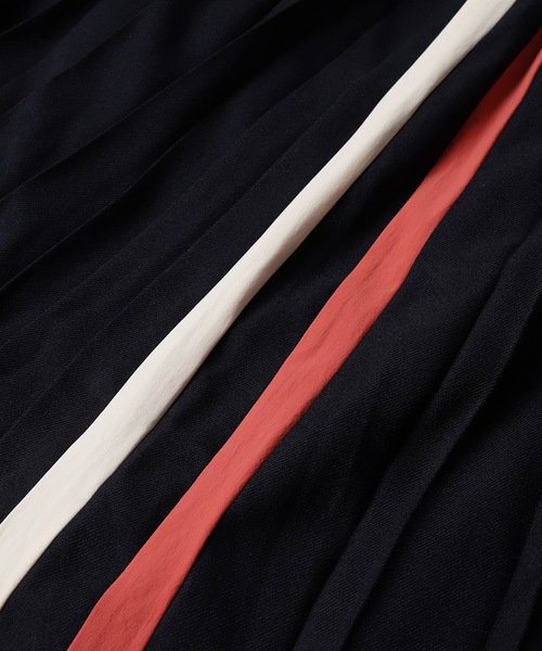 bedsidedrama（ベットサイドドラマ）の「【SAMVA】Line Pleats Skirt（スカート・レディース・ネイビー/ブラック・1）」の11枚目の写真