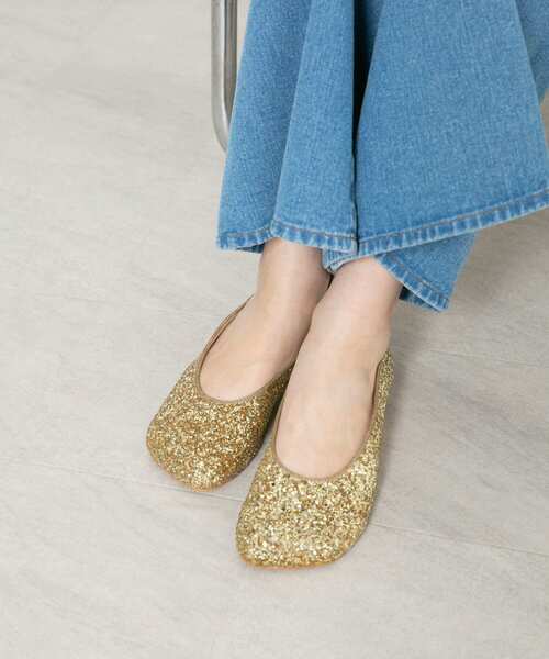 KBF(ケイビーエフ)の「デフォルメトゥラメパンプス(バレエシューズ・レディース・シルバー/ゴールド・38/36/37)」の6枚目の写真