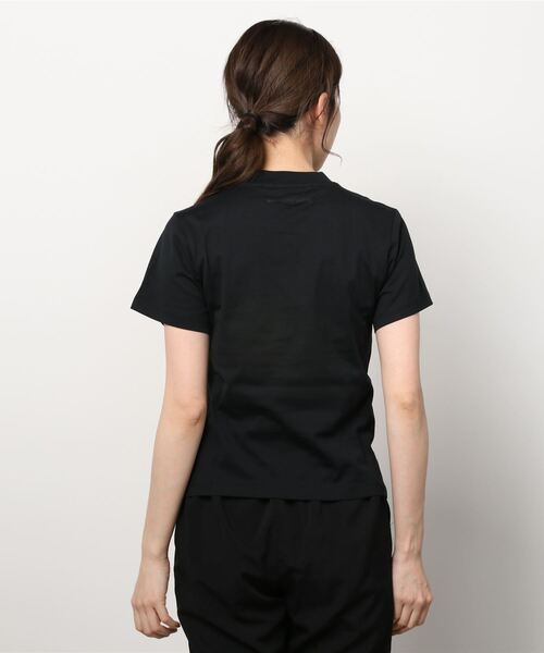 EMPORIO ARMANI(エンポリオアルマーニ)の「【エンポリオ アルマーニ】EMPORIO ARMANI ロゴ×フォトプリント デザインTシャツ(Tシャツ/カットソー・レディース・ブラック・40/38/42)」の5枚目の写真
