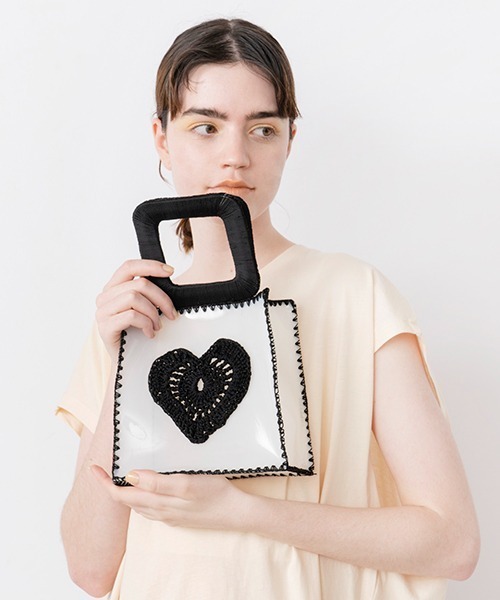 Casselini（キャセリーニ）の「Casselini(キャセリーニ)PVCモチーフミニバッグ（ハンドバッグ・レディース・ブラック/ブルー/ラベンダー・FREE）」の2枚目の写真