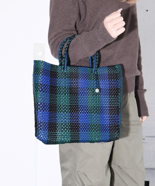 OJO DE MEX（オホデメックス）の「OJO DE MEX/オホデメックス Plastico CAGO Tote Check S カゴバッグ チェック（かごバッグ・レディース・ブラック系・ONE SIZE）」の7枚目の写真