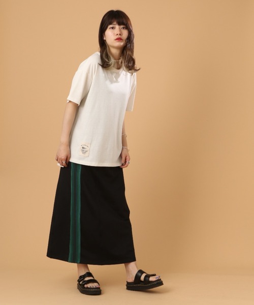 AVIREX（アヴィレックス）の「SATIN WAPPEN T-SHIRT/ サテンワッペンティーシャツ（Tシャツ/カットソー・レディース・オフホワイト/ブラック/ネイビー・FREE）」の8枚目の写真