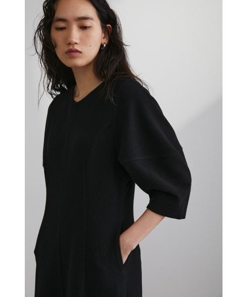 STYLEMIXER(スタイルミキサー)の「フォルムスリーブリップルワンピース(ワンピース・レディース・ブラック/オレンジ・SMALL/MEDIUM)」の6枚目の写真