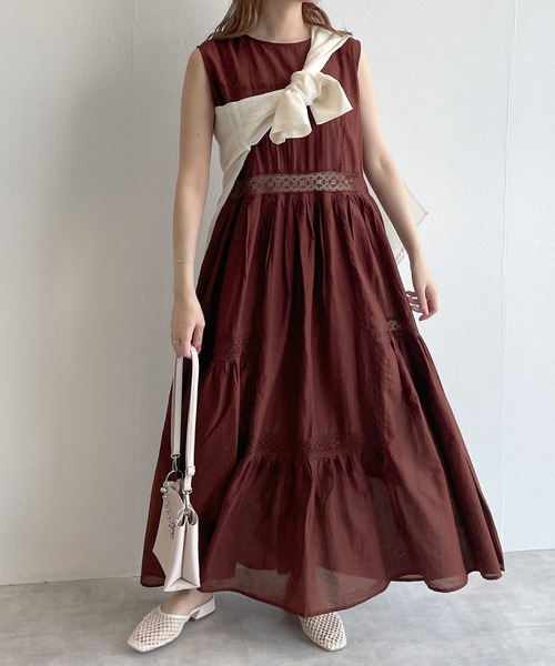 w closet（ダブルクローゼット）の「レースノースリギャザーワンピース（ワンピース・レディース・オフホワイト/グリーン/ブラウン系その他・FREE）」の2枚目の写真