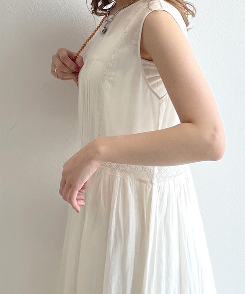 w closet（ダブルクローゼット）の「レースノースリギャザーワンピース（ワンピース・レディース・オフホワイト/グリーン/ブラウン系その他・FREE）」の20枚目の写真