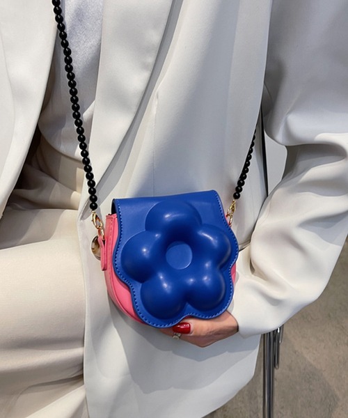 aimoha（アイモハ）の「花形ミニショルダーバッグ（ハンドバッグ・レディース・ブラック/パープル/イエロー/オレンジ/ブルー・FREE）」の3枚目の写真