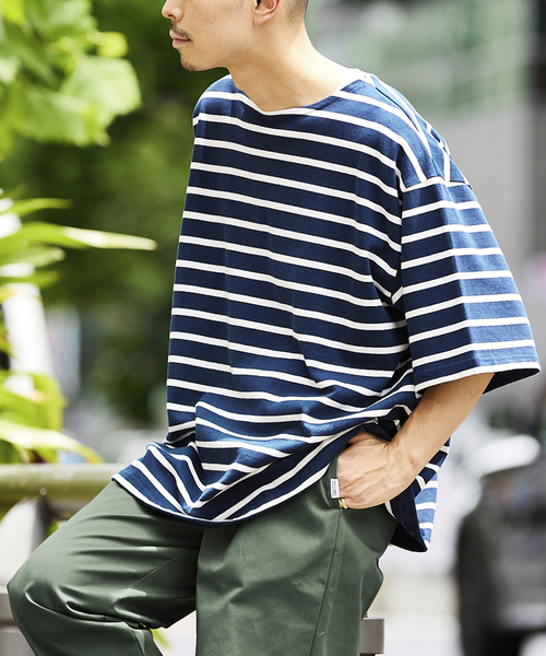JOURNAL STANDARD relume（ジャーナルスタンダード　レリューム）の「オーバーサイズ ボートネックボーダーTシャツ（Tシャツ/カットソー・メンズ・ブラック/グリーン/ブルー/ネイビー・MEDIUM/LARGE）」の3枚目の写真