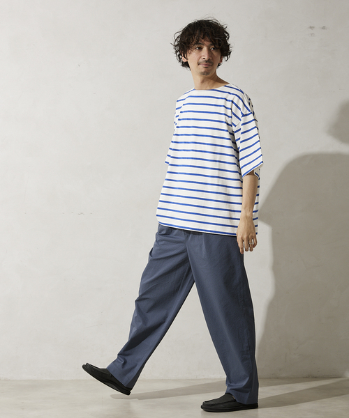 JOURNAL STANDARD relume（ジャーナルスタンダード　レリューム）の「オーバーサイズ ボートネックボーダーTシャツ（Tシャツ/カットソー・メンズ・ブラック/グリーン/ブルー/ネイビー・MEDIUM/LARGE）」の4枚目の写真