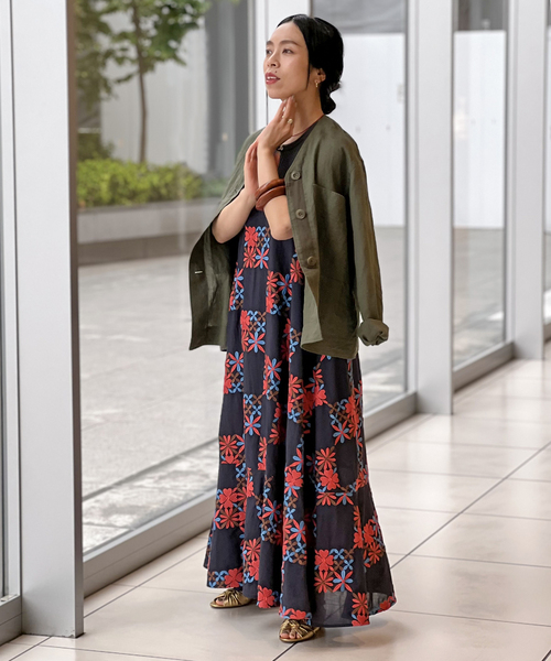 IENA LA BOUCLE（イエナラブークル）の「IENA LA BOUCLE 麻シーチングVネックブルゾン（ブルゾン・レディース・ネイビー/カーキ/アイボリー・FREE）」の5枚目の写真
