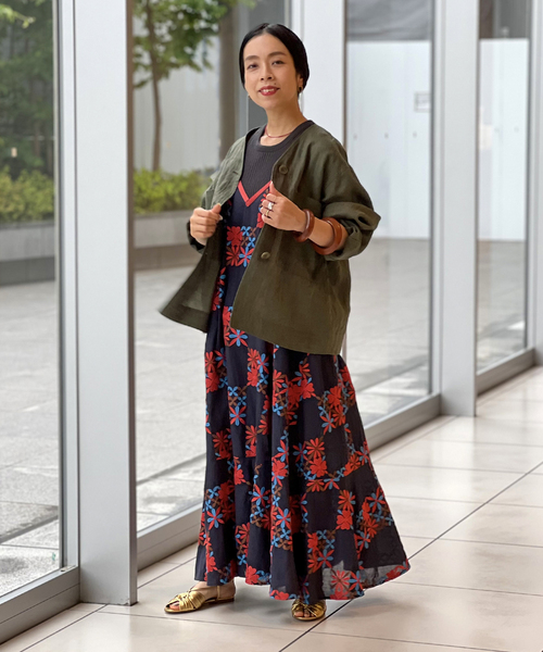 IENA LA BOUCLE（イエナラブークル）の「IENA LA BOUCLE 麻シーチングVネックブルゾン（ブルゾン・レディース・ネイビー/カーキ/アイボリー・FREE）」の8枚目の写真