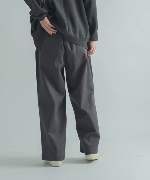 FORK&SPOON（フォークアンドスプーン）の「FORK&SPOON　ワンタックチノパンツ（チノパンツ・メンズ・オレンジ系その他/ホワイト系その他/グリーン系その他/チャコールグレー/ブラック・5/4）」の20枚目の写真