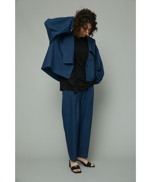 HeRIN.CYE(ヘリンドットサイ)の「Big asymmetry collar jacket(ブルゾン・レディース・グリーン/ブラック/ブルー・FREE)」の6枚目の写真