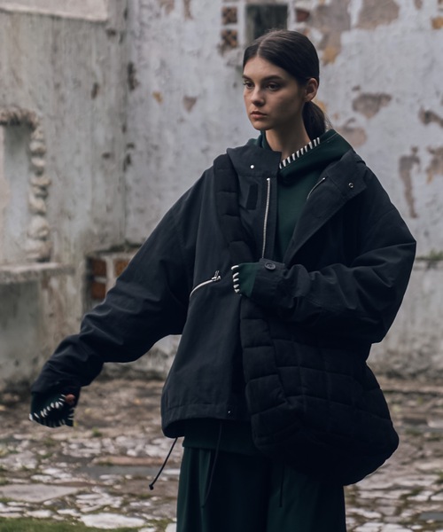 shiki tokyo（シキトウキョウ）の「Oversized Quilting Suede Shoulder Bag / オーバーサイズキルティングスウェードバッグ（ショルダーバッグ・メンズ・ブラック/ブルー/ホワイト・FREE）」の15枚目の写真