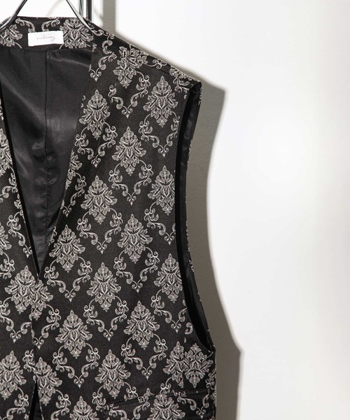NILWAY(ニルウェイ)の「ダマスク柄ジャガードジレ(ベスト・メンズ・ブラック×ホワイト/ブラック×レッド/ブラック×ブルー・MEDIUM/LARGE)」の11枚目の写真
