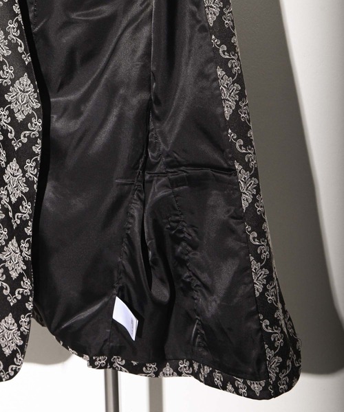 NILWAY(ニルウェイ)の「ダマスク柄ジャガードジレ(ベスト・メンズ・ブラック×ホワイト/ブラック×レッド/ブラック×ブルー・MEDIUM/LARGE)」の5枚目の写真