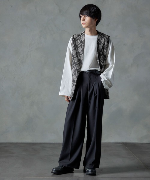 NILWAY(ニルウェイ)の「ダマスク柄ジャガードジレ(ベスト・メンズ・ブラック×ホワイト/ブラック×レッド/ブラック×ブルー・MEDIUM/LARGE)」の19枚目の写真