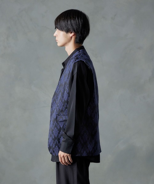 NILWAY(ニルウェイ)の「ダマスク柄ジャガードジレ(ベスト・メンズ・ブラック×ホワイト/ブラック×レッド/ブラック×ブルー・MEDIUM/LARGE)」の14枚目の写真