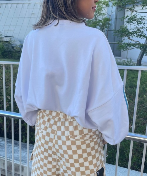 ROXY(ロキシー)の「【ZOZO限定アイテム】SLEEVE LINE PULLOVER/ロキシースウェットトレーナー(スウェット・レディース・ブラック/ブラウン/ホワイト・FREE)」の11枚目の写真