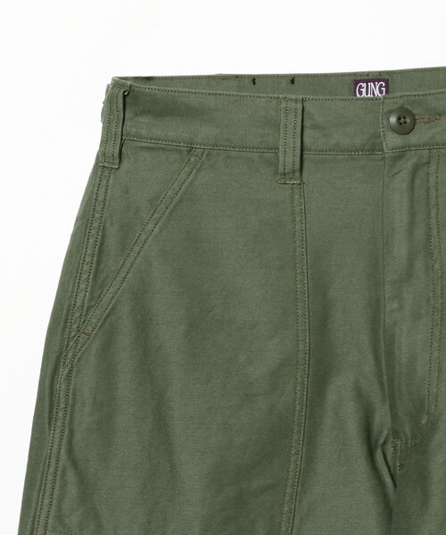 B:MING by BEAMS（ビーミングバイビームス）の「GUNG HO x B:MING by BEAMS / 別注 4POCKET WIDE FATIGUE TROUSER（カーゴパンツ・メンズ・ブラック/オリーブ・MEDIUM/LARGE/SMALL）」の20枚目の写真