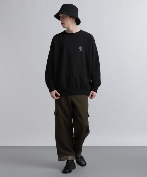 HARE（ハレ）の「バックコラージュプリントスウェット(HARE)（スウェット・メンズ・ブラック/オフホワイト/ブルー・SMALL/MEDIUM）」の4枚目の写真