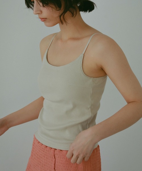 N WITH.(エヌウィズ)の「【カップ付き】バックオープンキャミソール(キャミソール・レディース・ベージュ/ブラック/ホワイト系その他・FREE)」の1枚目の写真