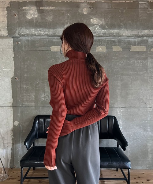cona(コナ)の「【ZOZO限定】タートルリブニット(ニット/セーター・レディース・グレイッシュベージュ/テラコッタ/ベージュ・FREE)」の13枚目の写真