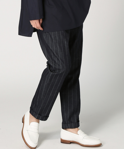 EDIFICE(エディフィス)の「◇PRODUCT F ライトモチーフデニム1タック クロップドパンツ(その他パンツ・メンズ・ネイビー/ダークブルー・42/44/46/48/50)」の2枚目の写真