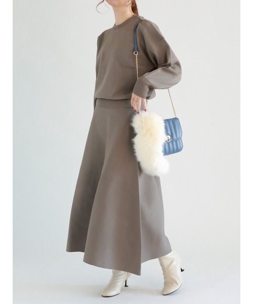 Te chichi(テチチ)の「クルーネックニット(セットアップ可)(ニット/セーター・レディース・チャコール/ネイビー・フリ-)」の4枚目の写真