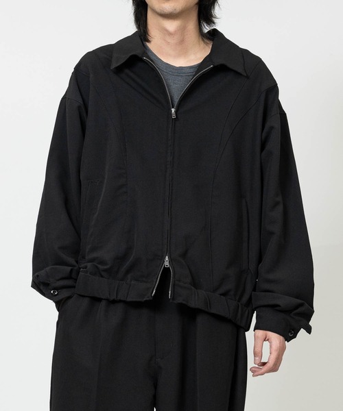 JOHN'S CLOSET（ジョンズクローゼット）の「【13】カーブデザイン ジップアップジャケット/ブルゾン セットアップ展開有り（ブルゾン・メンズ・グレー/ブラック/サックスブルー/ブルー/ブラック系2/ブラック系1/ブラウン/インディゴブルー・LARGE/MEDIUM）」の13枚目の写真