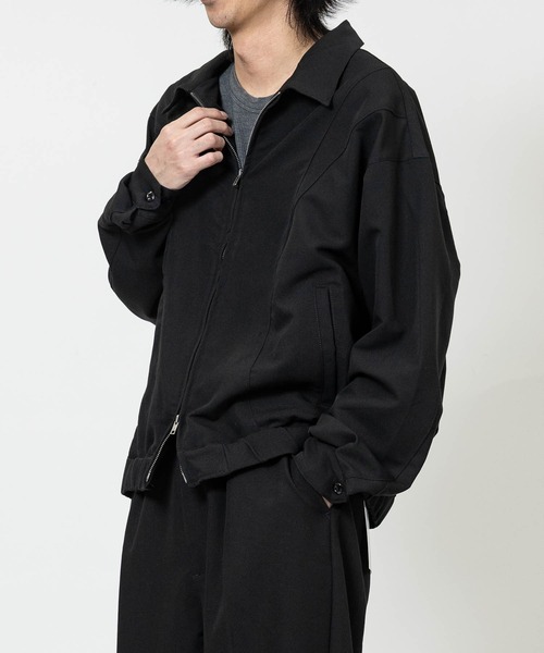 JOHN'S CLOSET（ジョンズクローゼット）の「【13】カーブデザイン ジップアップジャケット/ブルゾン セットアップ展開有り（ブルゾン・メンズ・グレー/ブラック/サックスブルー/ブルー/ブラック系2/ブラック系1/ブラウン/インディゴブルー・LARGE/MEDIUM）」の14枚目の写真