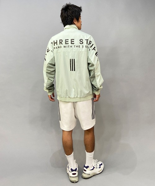 adidas(アディダス)の「adidas/アディダス スリーストライプス/バックプリント オーバーサイズ/ユニセックス ウィンドジャケット/ ウーブンジャケット BUK39(ナイロンジャケット・メンズ・ブラック/ネイビー/ライトグリーン系・L/M/2XL/XL/3XL)」の20枚目の写真