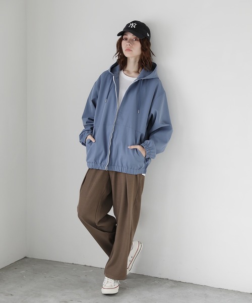 ETELIO（エテリオ）の「スムースツイル ジップアップフーデットジャケット（ブルゾン・メンズ・チャコール/ベージュ/ブルー/ブラック・S/M/L）」の16枚目の写真