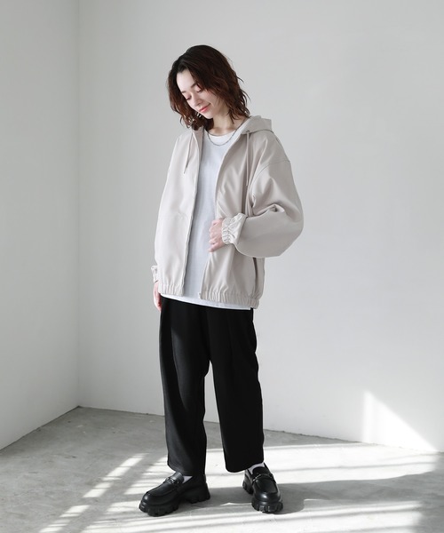 ETELIO（エテリオ）の「スムースツイル ジップアップフーデットジャケット（ブルゾン・メンズ・チャコール/ベージュ/ブルー/ブラック・S/M/L）」の15枚目の写真