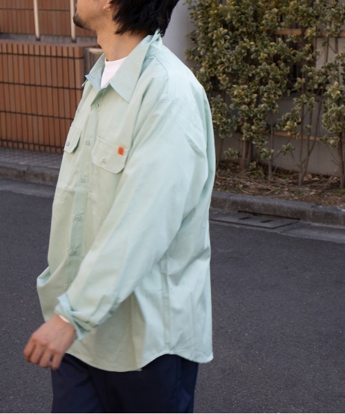 UNIVERSAL OVERALL(ユニバーサルオーバーオール)の「ワーカーシャツ / ワーカーズシャツ / ビッグシャツ / WORKER's SHIRT(シャツ/ブラウス・メンズ・ブラック/ベージュ/セージグリーン・M/XL/L)」の12枚目の写真