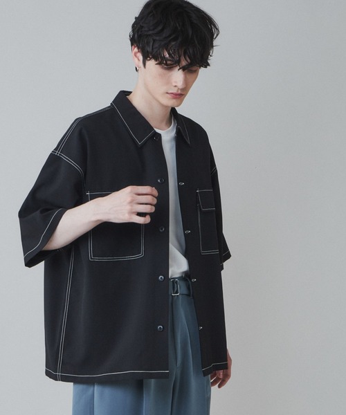 LUCY（ルーシー）の「LUCY/【セットアップ対応】イージーケア フラップポケットBIGシャツ（シャツ/ブラウス・メンズ・ブラック/ブルー/ライトグレー/ブラック系その他・MEDIUM/LARGE）」の2枚目の写真