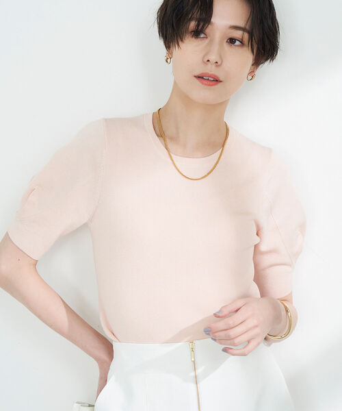 NOLLEY’S Sophi（ノーリーズソフィ）の「《手洗い可能》シャィニーパフショルショートスリーブプルオーバーニット（ニット/セーター・レディース・ベージュ/オフホワイト/サックスブルー/ベビーピンク・38）」の4枚目の写真