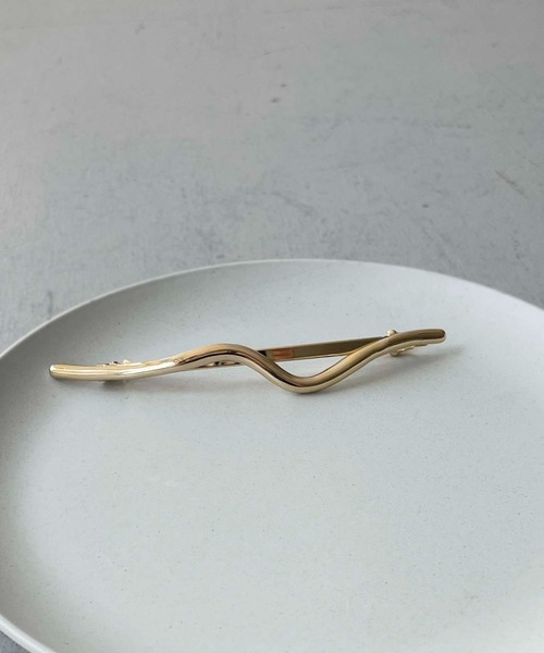 cheriella（シェリエラ）の「【cheriella】ウェーブラインメタルバレッタ（バレッタ/ヘアクリップ・レディース・ゴールド・FREE）」の3枚目の写真