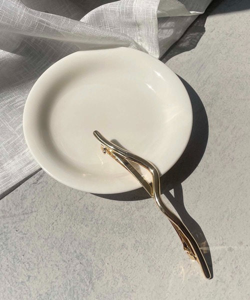 cheriella（シェリエラ）の「【cheriella】ウェーブラインメタルバレッタ（バレッタ/ヘアクリップ・レディース・ゴールド・FREE）」の7枚目の写真