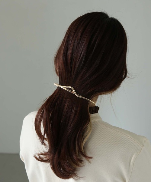 cheriella（シェリエラ）の「【cheriella】ウェーブラインメタルバレッタ（バレッタ/ヘアクリップ・レディース・ゴールド・FREE）」の6枚目の写真