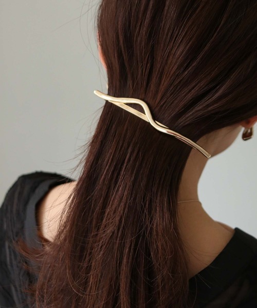 cheriella（シェリエラ）の「【cheriella】ウェーブラインメタルバレッタ（バレッタ/ヘアクリップ・レディース・ゴールド・FREE）」の11枚目の写真