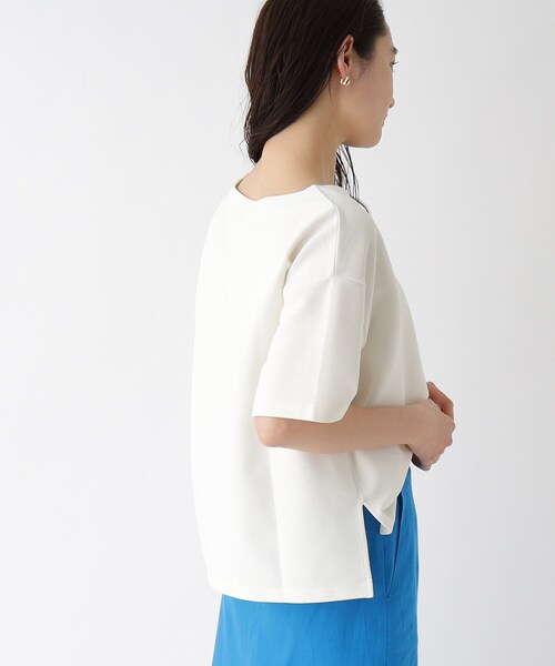 OPAQUE.CLIP（オペークドットクリップ）の「◆ボートネックサイドスリットカットソー【洗濯機洗い可】（Tシャツ/カットソー・レディース・ライトベージュ/ブラック/ダークグリーン/オフホワイト・40/42/38）」の8枚目の写真