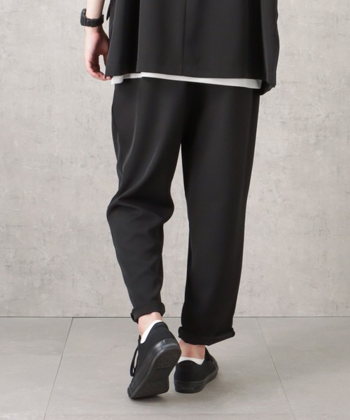 URBAN COLLECTION(アーバンコレクション)の「ドレープツイルワイドパンツ(その他パンツ・メンズ・カーキ/チャコール/ブラック・L/M)」の12枚目の写真