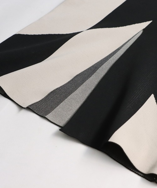 antiqua(アンティカ)の「幾何学柄タイトニットスカート(スカート・レディース・ブラック・FREE)」の16枚目の写真