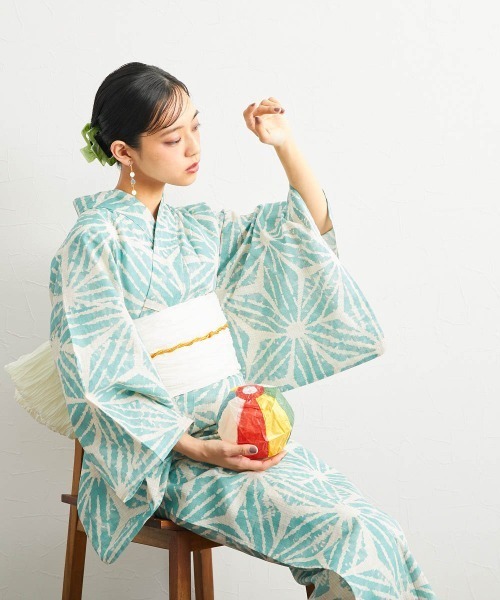 Jolie et Jolie(ジョリーエジョリー)の「【浴衣】古典柄綿麻ゆかた5点セット(ゆかた+へこ帯+下駄+帯どめ+腰ひも)(浴衣・レディース・ブルー系/ネイビー系/レッド系/ホワイト系・FREE)」の3枚目の写真