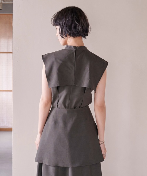 PUBLIC TOKYO（パブリックトウキョウ）の「【吸水速乾】リフラクスタイブラウス/セットアップ対応（シャツ/ブラウス・レディース・ダークグレー/ベージュ・FREE）」の8枚目の写真