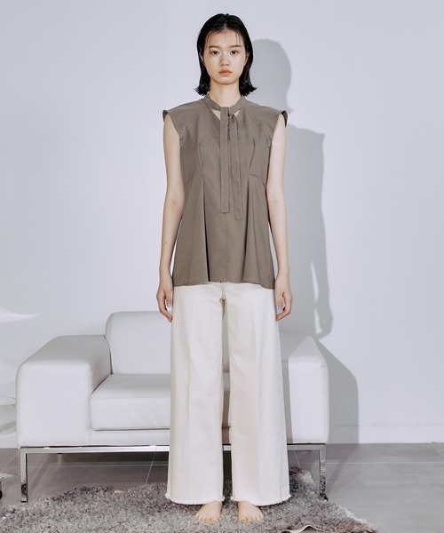 PUBLIC TOKYO（パブリックトウキョウ）の「【吸水速乾】リフラクスタイブラウス/セットアップ対応（シャツ/ブラウス・レディース・ダークグレー/ベージュ・FREE）」の16枚目の写真