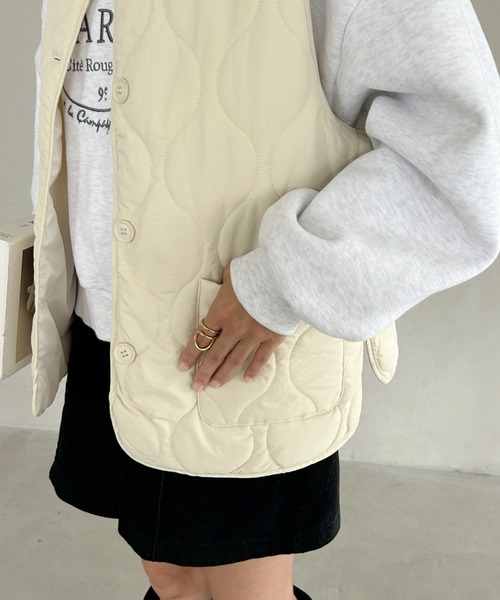 MYMOOD.（マイムード）の「キルティングパディングベスト（ダウンベスト・レディース・ベージュ/アイボリー/カーキ/ブラック・FREE）」の10枚目の写真