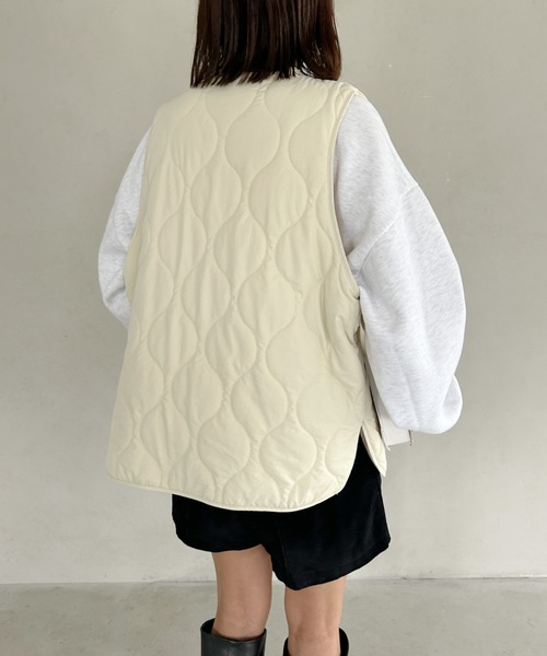 MYMOOD.（マイムード）の「キルティングパディングベスト（ダウンベスト・レディース・ベージュ/アイボリー/カーキ/ブラック・FREE）」の11枚目の写真